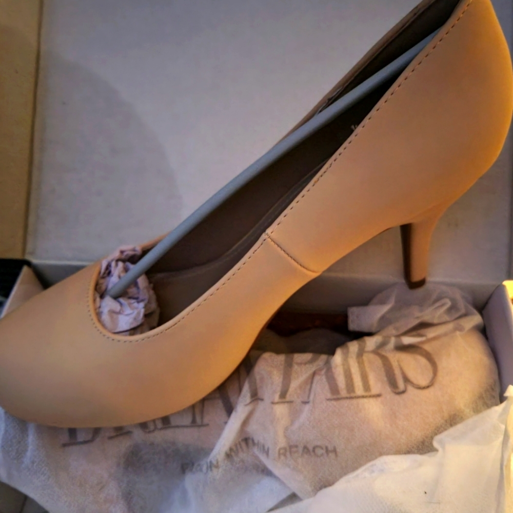 Dream shoes, nude, size 10